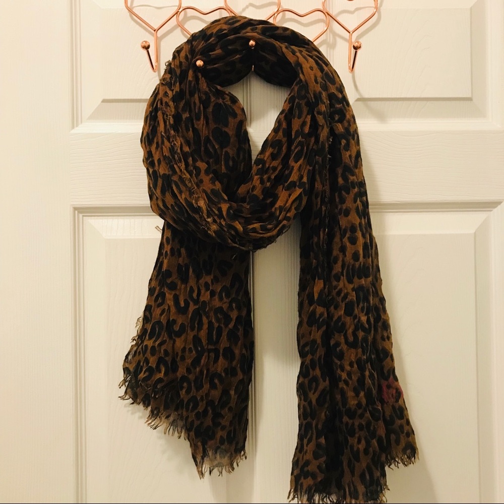 Louis Vuitton Leopard Print Scarf